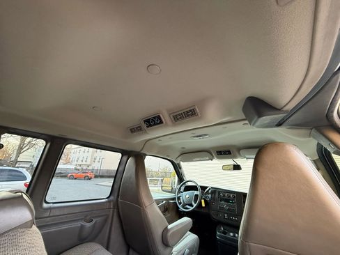 Used 2018 Chevrolet Express 3500 LT w/ LT Preferred Equipment Group image 24