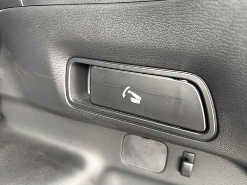 Used 2024 Mitsubishi Outlander SEL AWD/4WD image 52