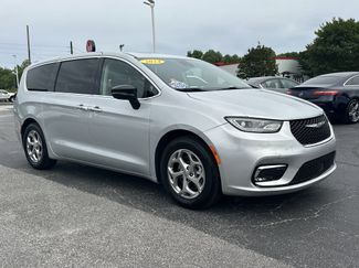 Used 2024 Chrysler Pacifica Limited FWD video 2