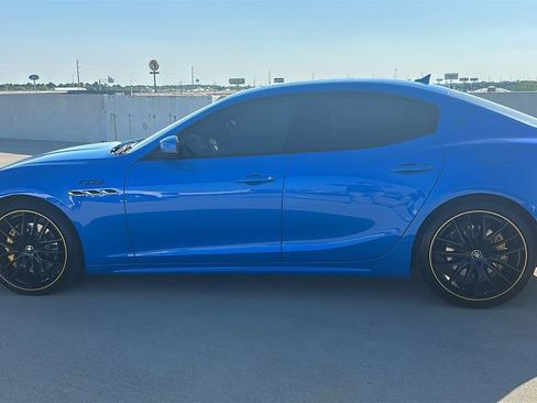 Used 2022 Maserati Ghibli F Tributo RWD image 12