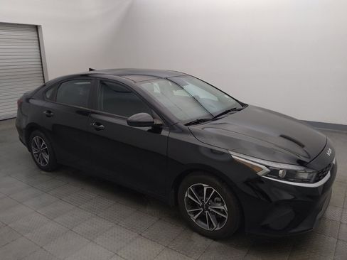 Used 2024 Kia Forte LXS FWD image 11