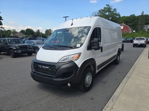 Used 2026 RAM ProMaster 2500 w/ Convenience Group FWD image 3