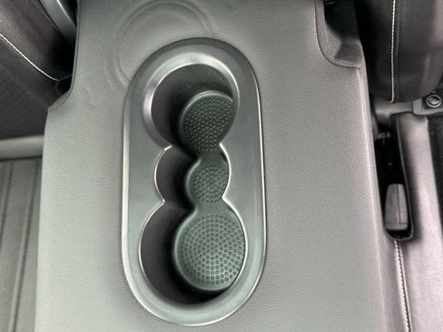 Certified 2024 Volkswagen Tiguan SE image 15