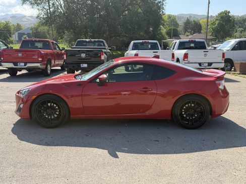 Used 2015 Scion FR-S RWD image 3