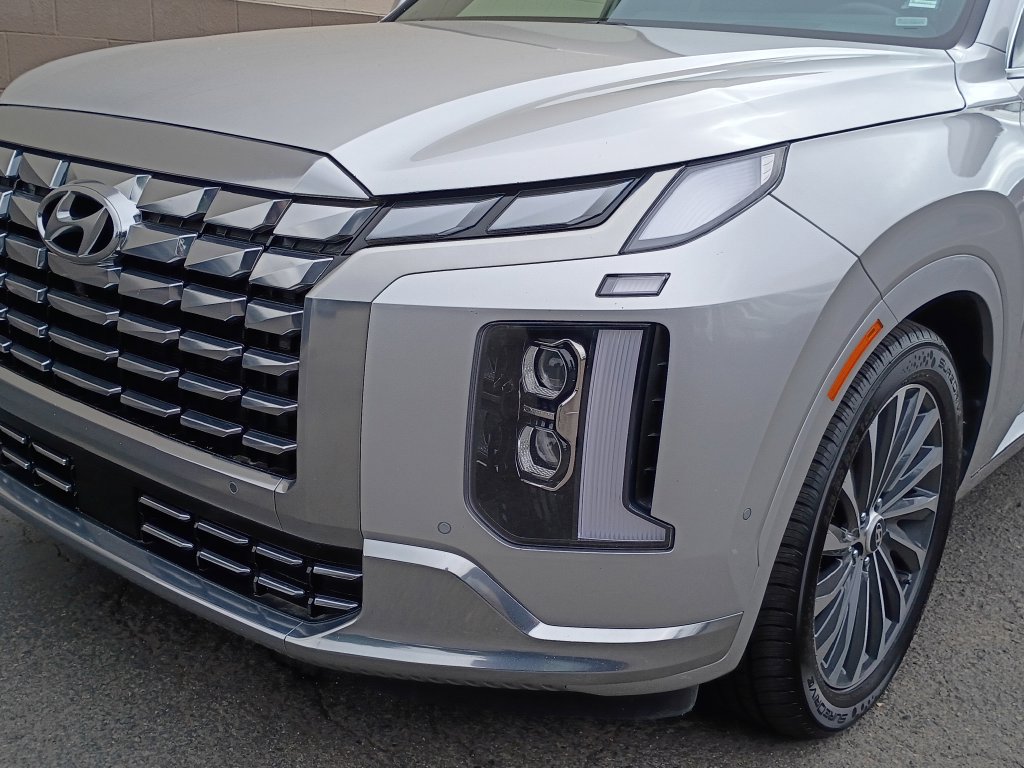 Certified 2024 Hyundai Palisade Calligraphy AWD/4WD image 9