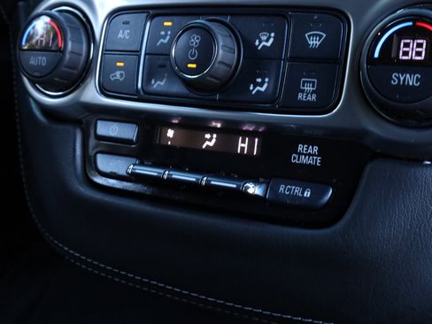 Used 2018 Chevrolet Tahoe 4WD image 6