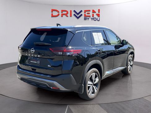 Used 2023 Nissan Rogue SL w/ SL Premium Package FWD image 5