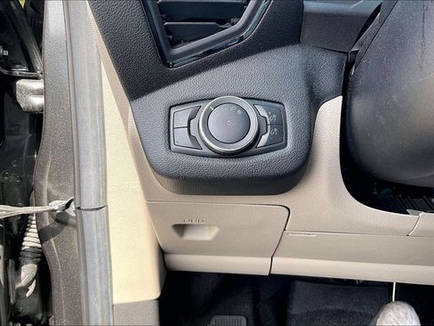 Used 2019 Ford Escape Titanium w/ U9j03 - Titanium Tow Package AWD/4WD image 33