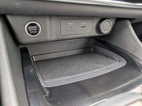 Used 2023 Nissan Rogue SV image 15