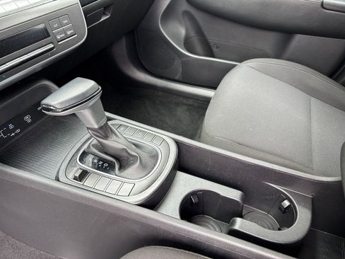 Used 2025 Hyundai Kona SEL image 42