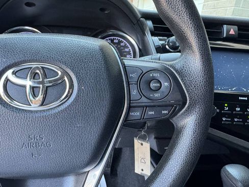 Used 2020 Toyota Camry LE FWD image 20