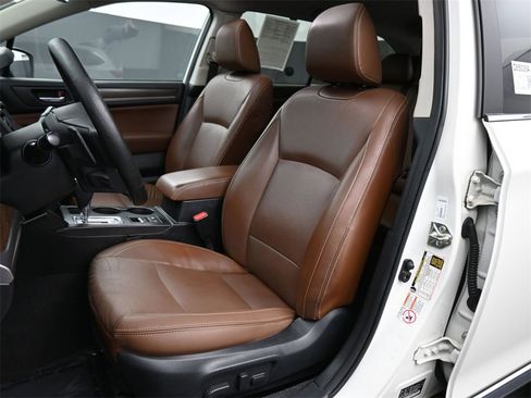 Used 2017 Subaru Outback 2.5i Touring image 16