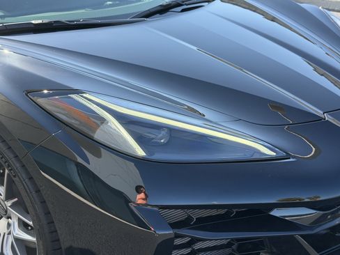 Used 2025 Chevrolet Corvette Z06 RWD image 12