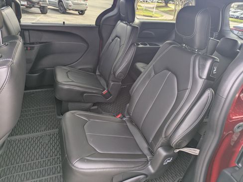 New 2026 Chrysler Pacifica Select image 22