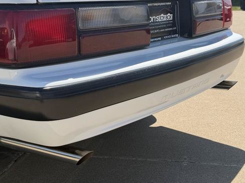 Used 1991 Ford Mustang LX RWD image 2