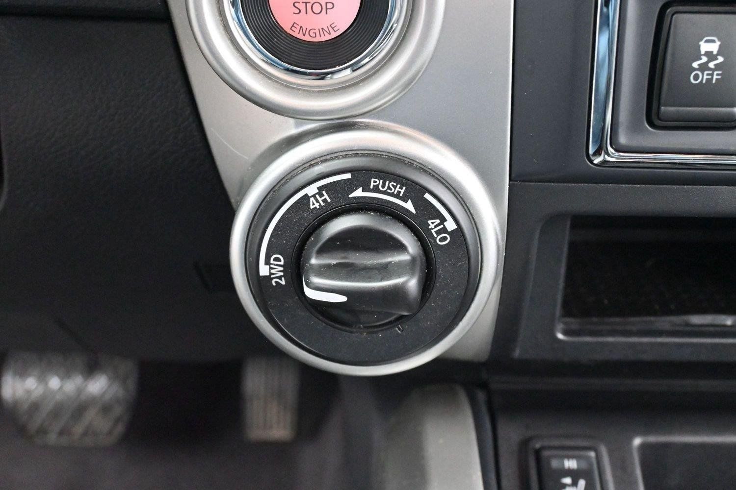 Used 2020 Nissan Titan SV w/ SV Convenience Package AWD/4WD image 24