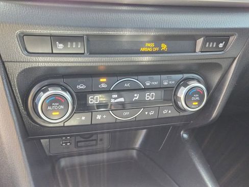 Used 2017 MAZDA MAZDA3 Touring image 21