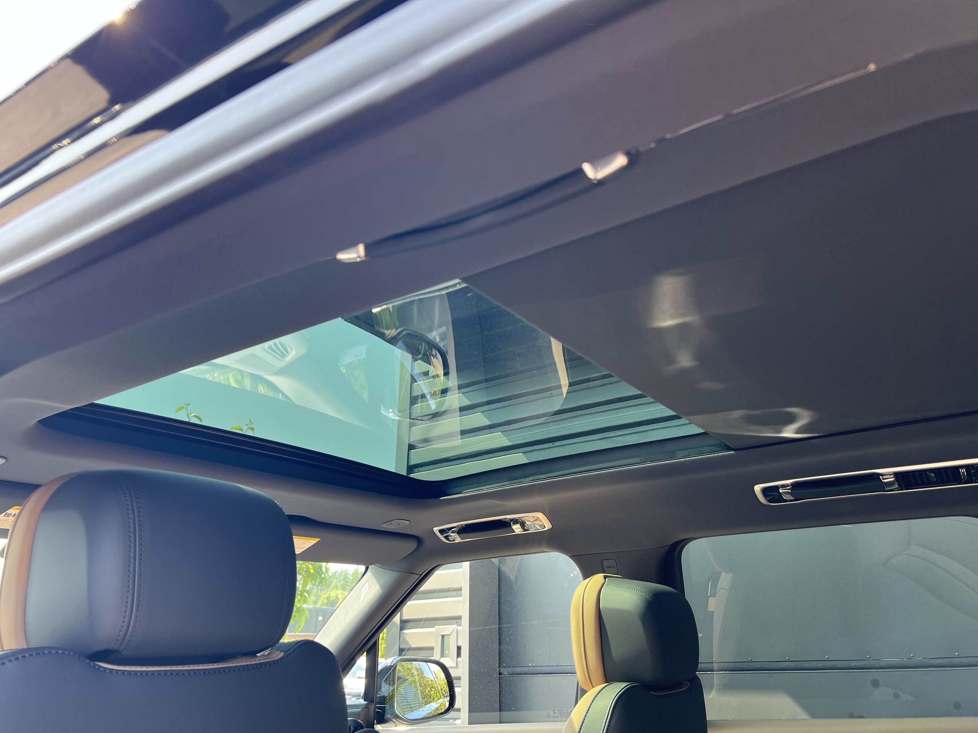 New 2025 Land Rover Range Rover Sport Dynamic SE AWD/4WD image 18