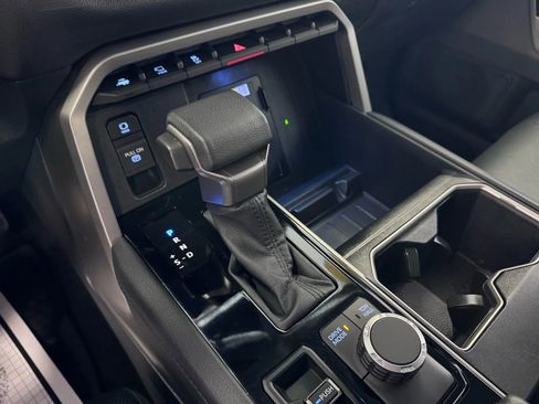 Used 2024 Toyota Tundra Limited image 29