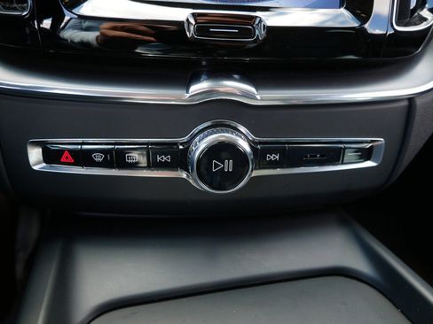 Used 2023 Volvo XC60 B5 Core w/ Climate Package AWD/4WD image 17