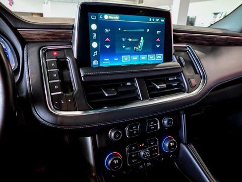 Used 2022 Chevrolet Suburban Z71 AWD/4WD image 37