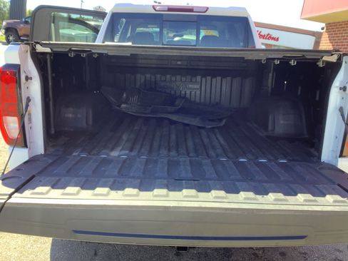 Used 2021 GMC Sierra 1500 SLE image 11
