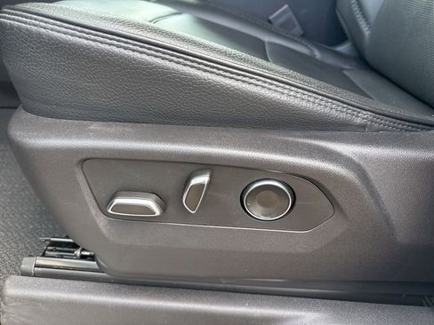 Used 2024 GMC Sierra 3500 Denali image 10