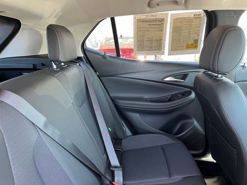 Used 2025 Buick Encore GX Preferred AWD/4WD image 37
