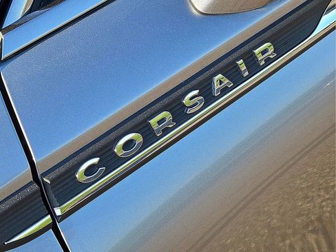 Used 2022 Lincoln Corsair FWD image 12