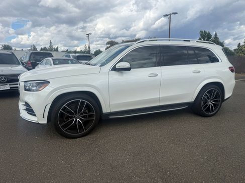 Used 2023 Mercedes-Benz GLS 450 4MATIC image 2