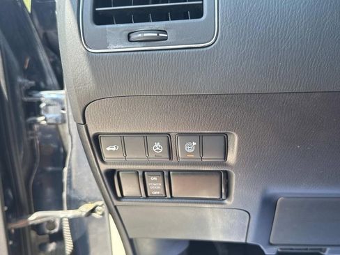 Used 2023 Nissan Armada SL w/ Captain's Chairs Package image 20