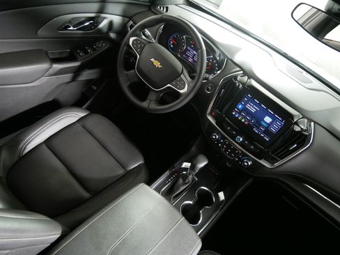 Used 2023 Chevrolet Traverse LT AWD/4WD image 9