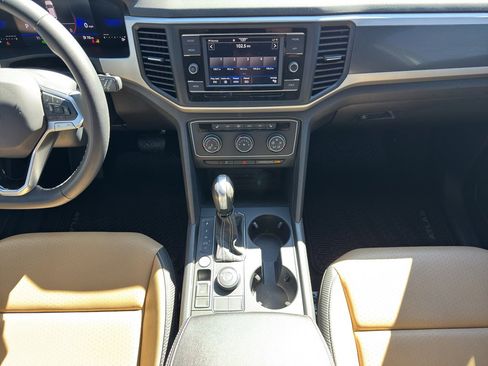 Used 2023 Volkswagen Atlas Cross Sport SE image 10