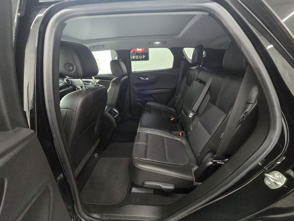 Used 2019 Chevrolet Blazer LT w/ Sun and Wheels Package FWD image 11