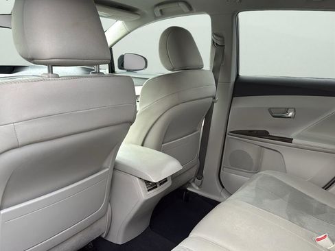 Used 2012 Toyota Venza LE w/ LE Convenience Pkg image 29