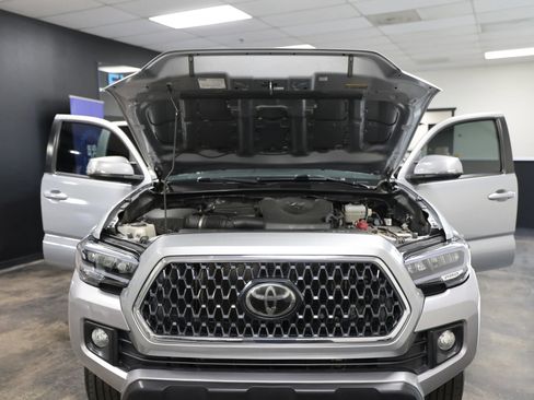 Used 2019 Toyota Tacoma TRD Off-Road w/ Technology Package image 45