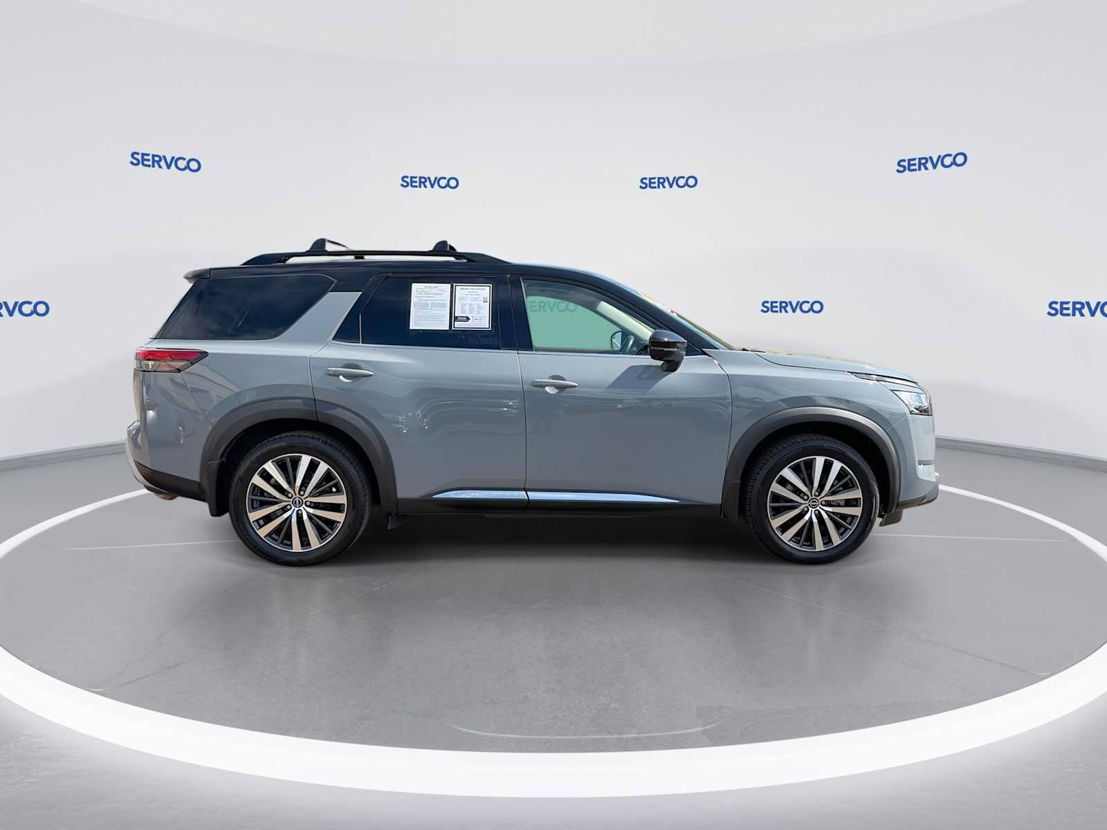 Used 2022 Nissan Pathfinder Platinum w/ Cargo Package FWD image 9