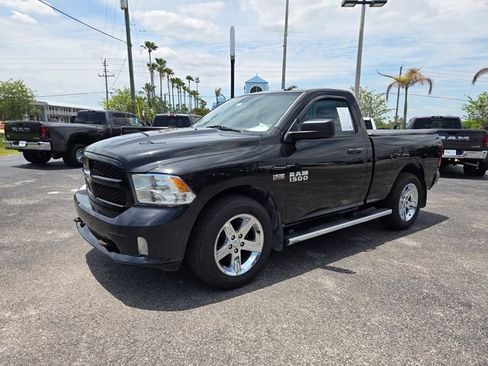 Used 2016 RAM 1500 Express RWD image 3
