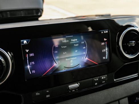 Used 2025 Mercedes-Benz Sprinter 2500 image 46