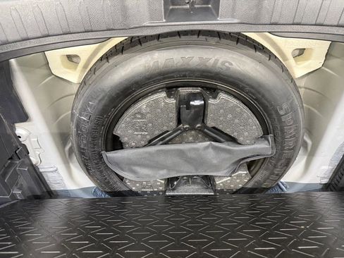 Used 2020 Toyota RAV4 XLE w/ Convenience Package image 19