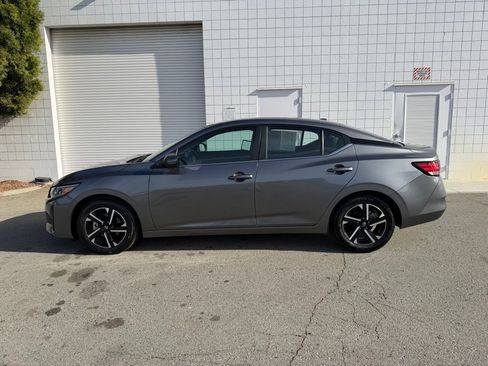 Used 2024 Nissan Sentra SV image 3