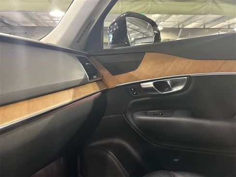 Certified 2023 Volvo XC90 T8 Plus image 19