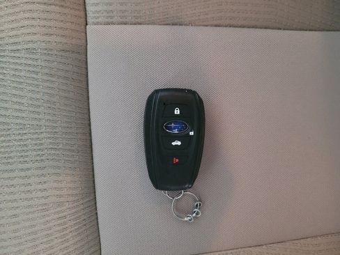 Used 2019 Subaru Ascent Premium image 32