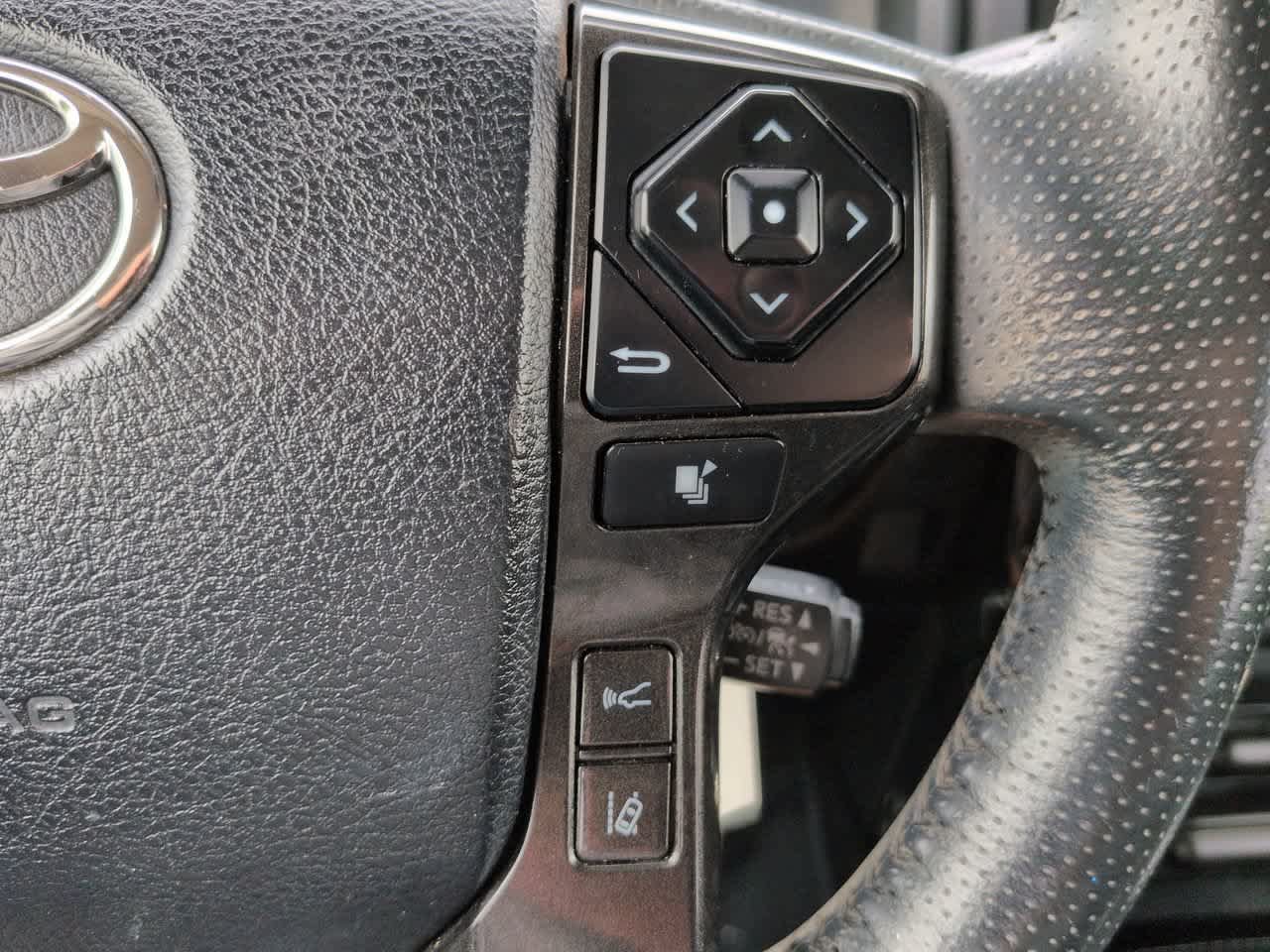Certified 2020 Toyota 4Runner TRD Off-Road AWD/4WD image 23