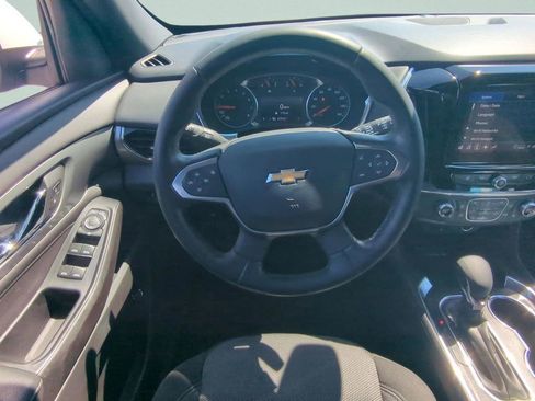 Used 2023 Chevrolet Traverse LT image 13