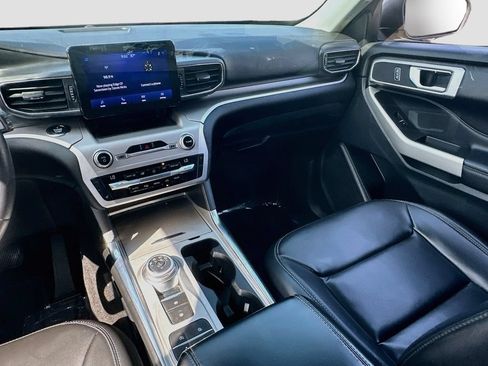 Used 2021 Ford Explorer XLT w/ Equipment Group 202A RWD image 21