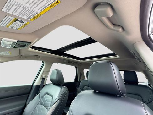 Used 2024 Nissan Pathfinder Platinum image 20