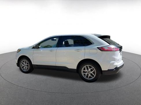Used 2024 Ford Edge SEL AWD/4WD image 10