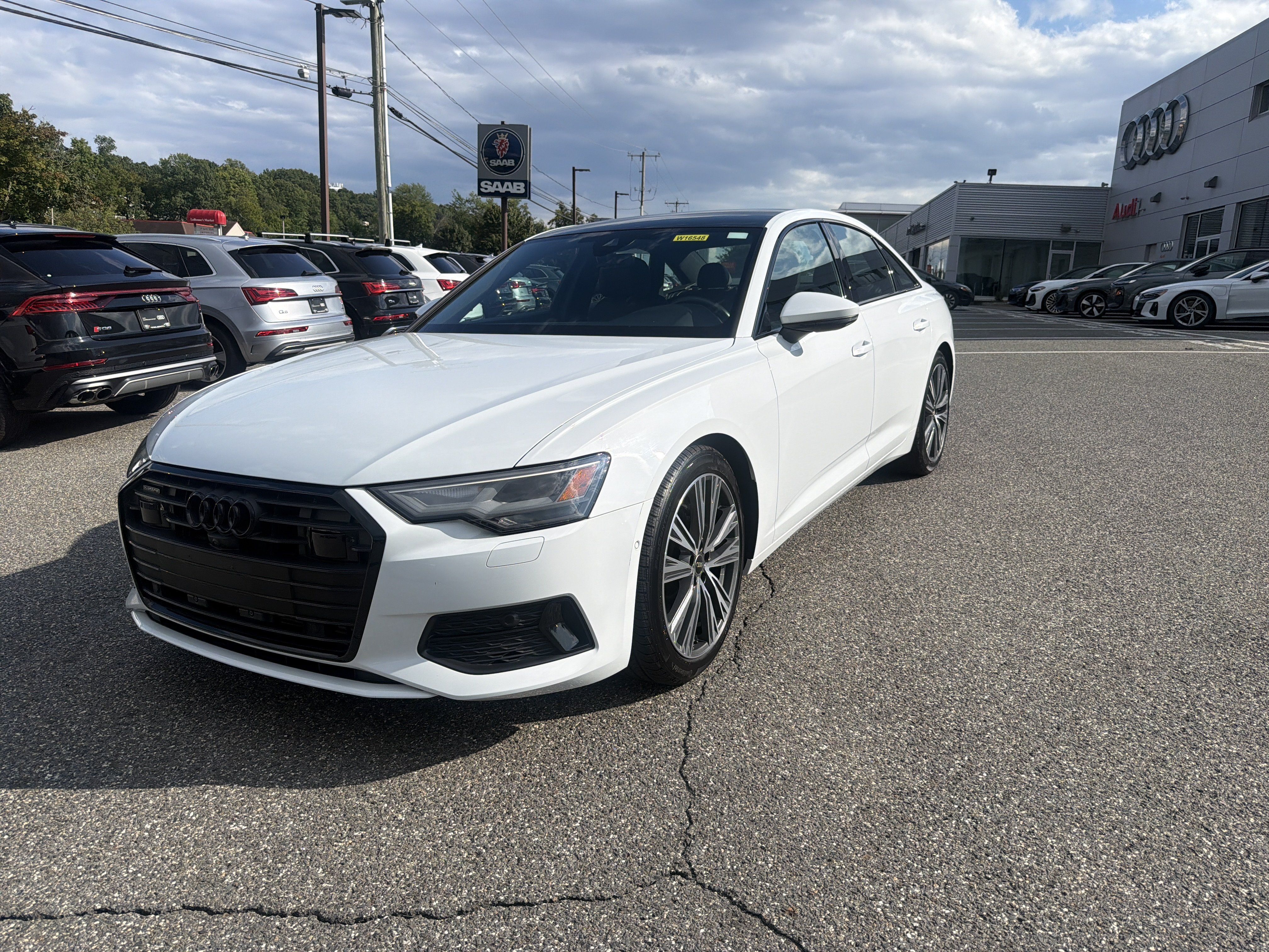 Used 2023 Audi A6 Premium Plus w/ Premium Plus Package AWD/4WD image 3