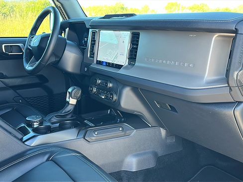 Used 2025 Ford Bronco Outer Banks image 22